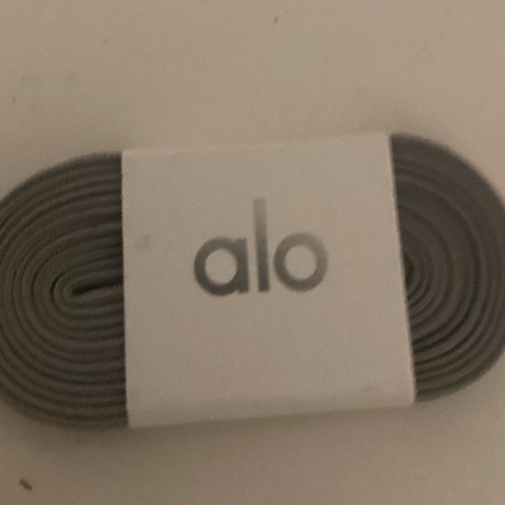 ALO YOGA shoelaces grey nwt